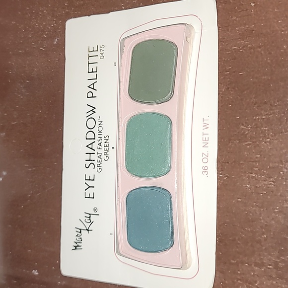 Mary Kay Other - Mary Kay Eye Shadow Palette Great Fashion Greens 0475 .36 oz. NIP Retired Stock